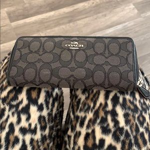 Coach long wallet